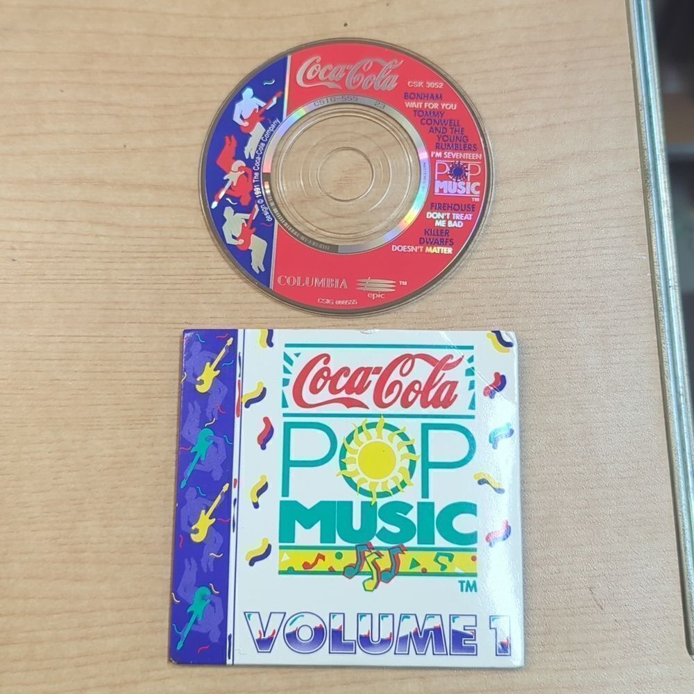 Coca-Cola 1998 "Evolution of the Contour Bottle" Set/3 and lots of collectables - Picture 11 of 16